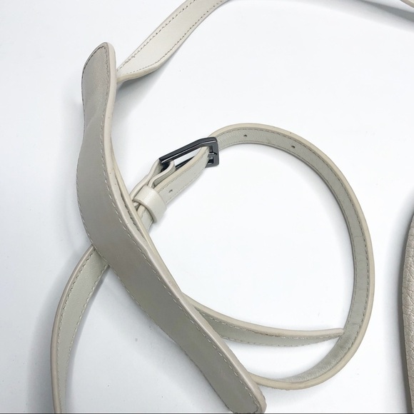 Time’s Arrow | Jo Pocket Tote Crossbody - Picture 3 of 10